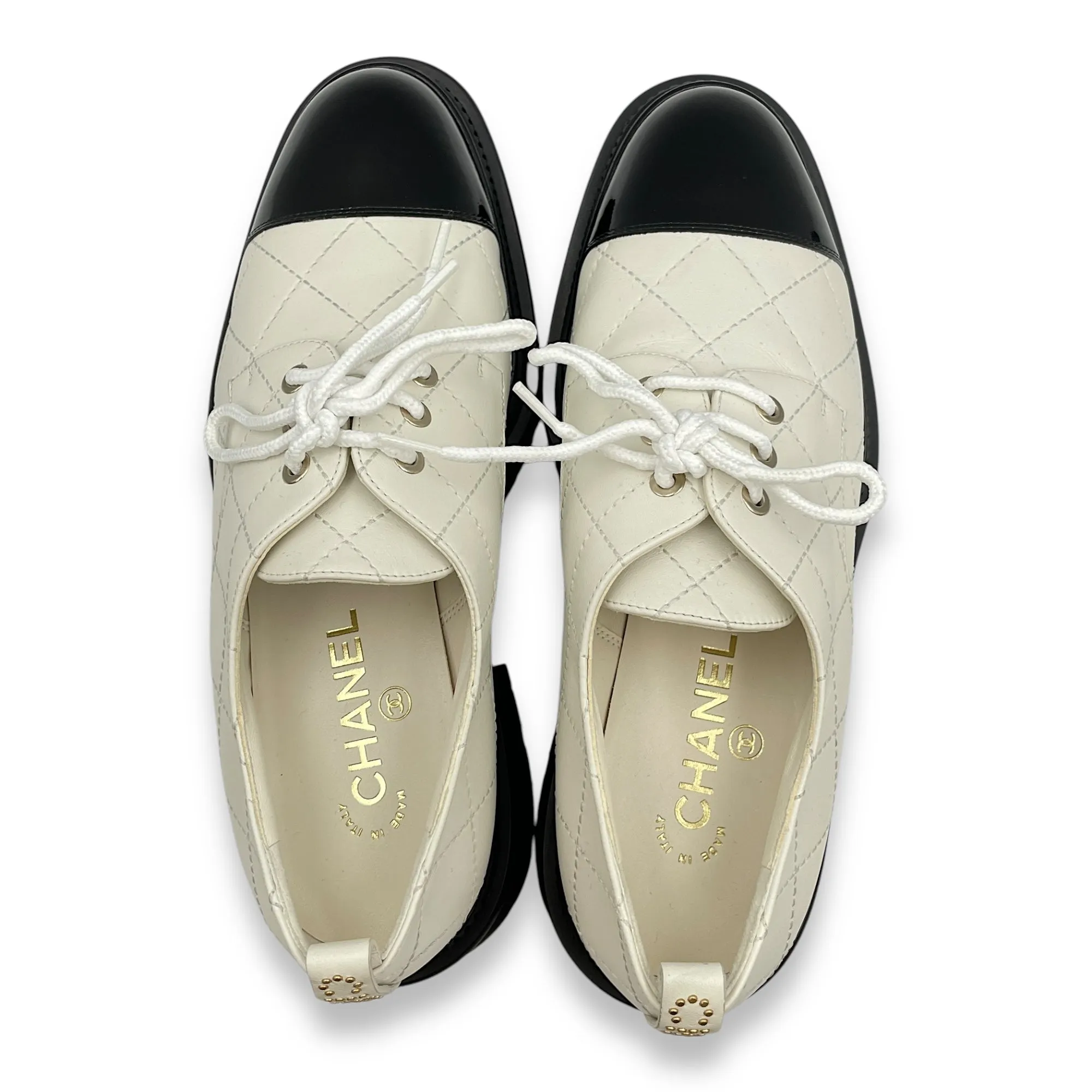 2023 Quilted Bi-color Lace up Shoes 40 Black/White Loafers in Patent, Calf, Silver hardware
