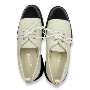 2023 Quilted Bi-color Lace up Shoes 40 Black/White Loafers in Patent, Calf, Silver hardware