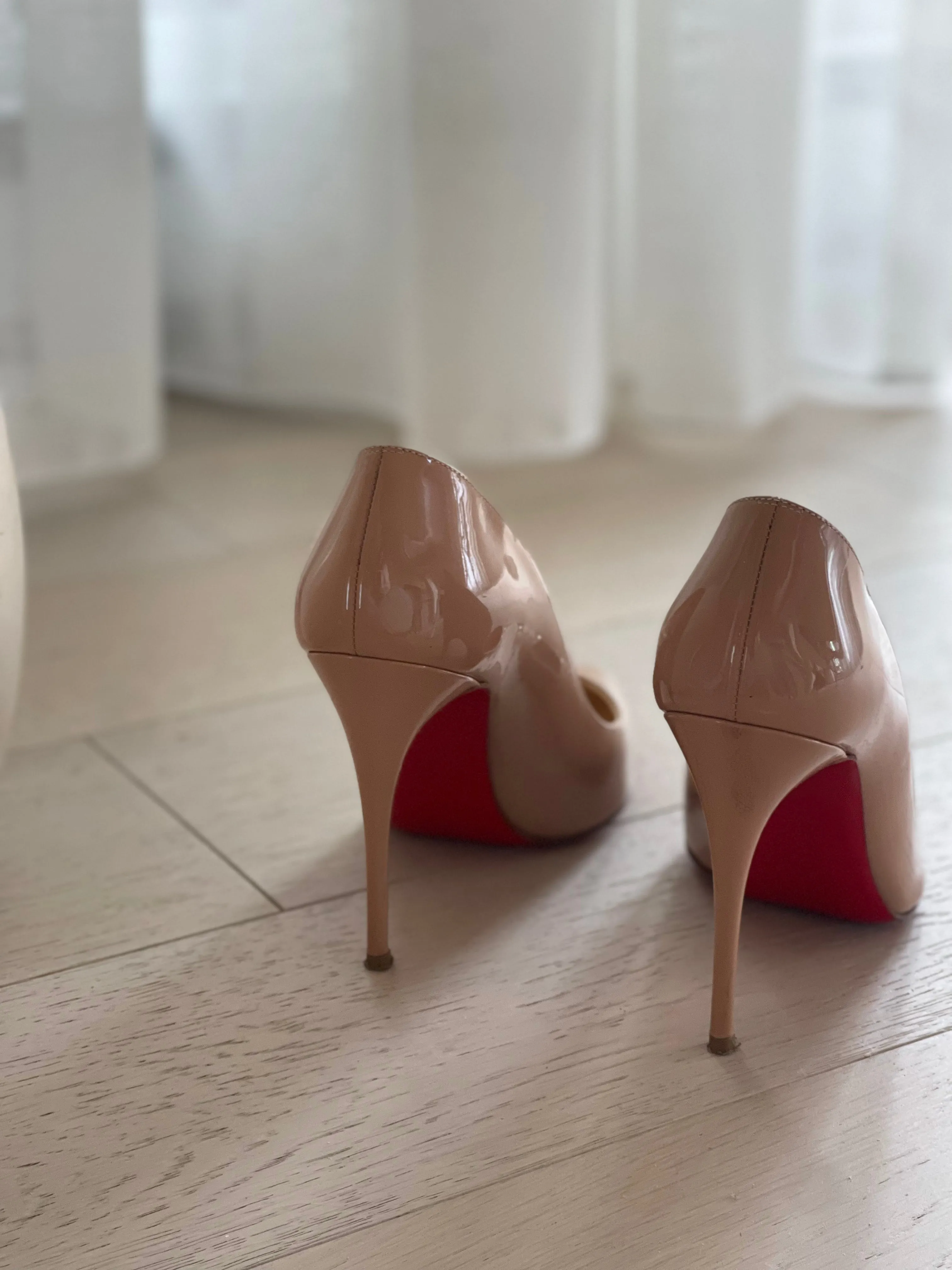 Pointed Patent Leather Pumps