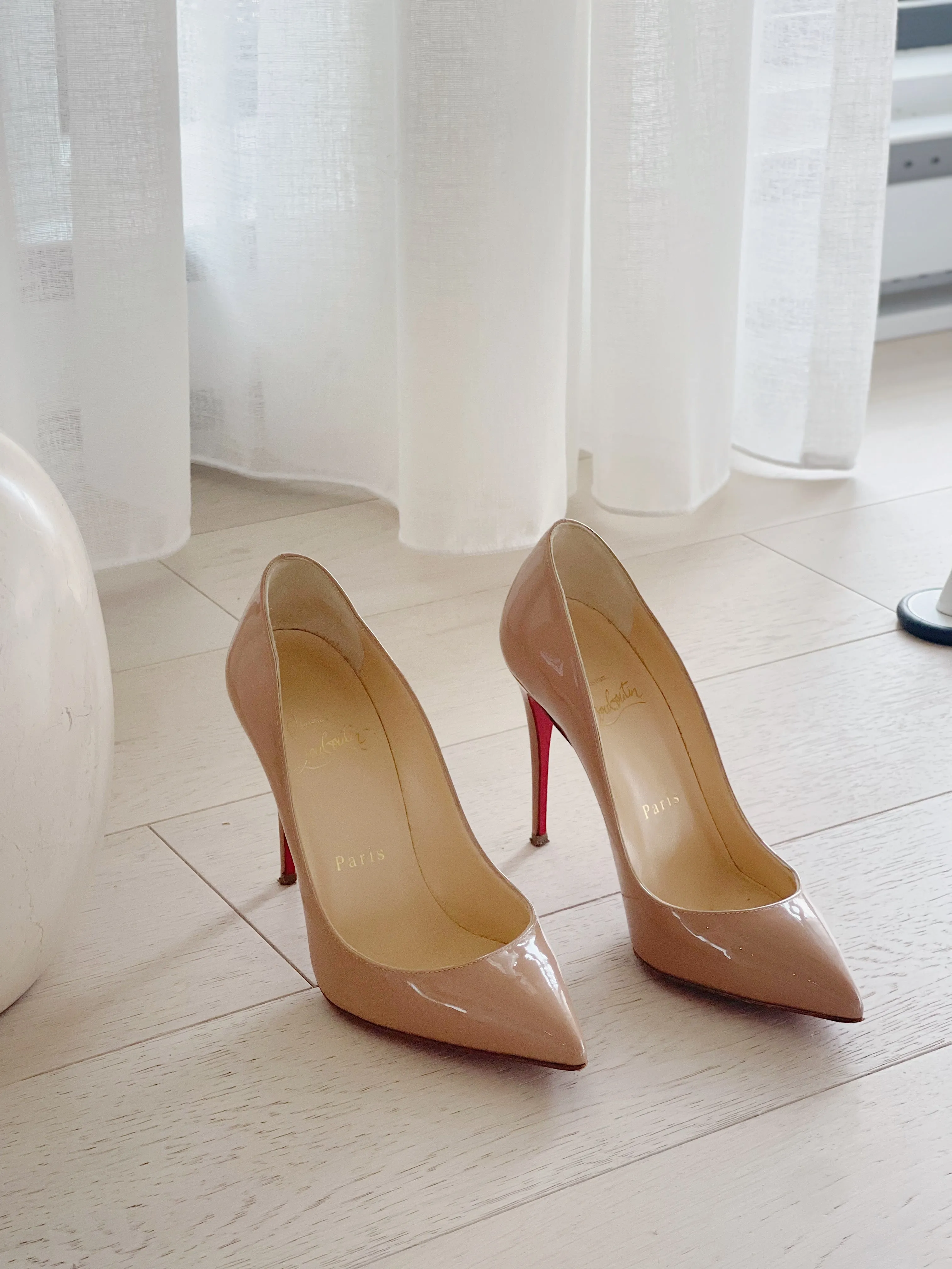 Pointed Patent Leather Pumps